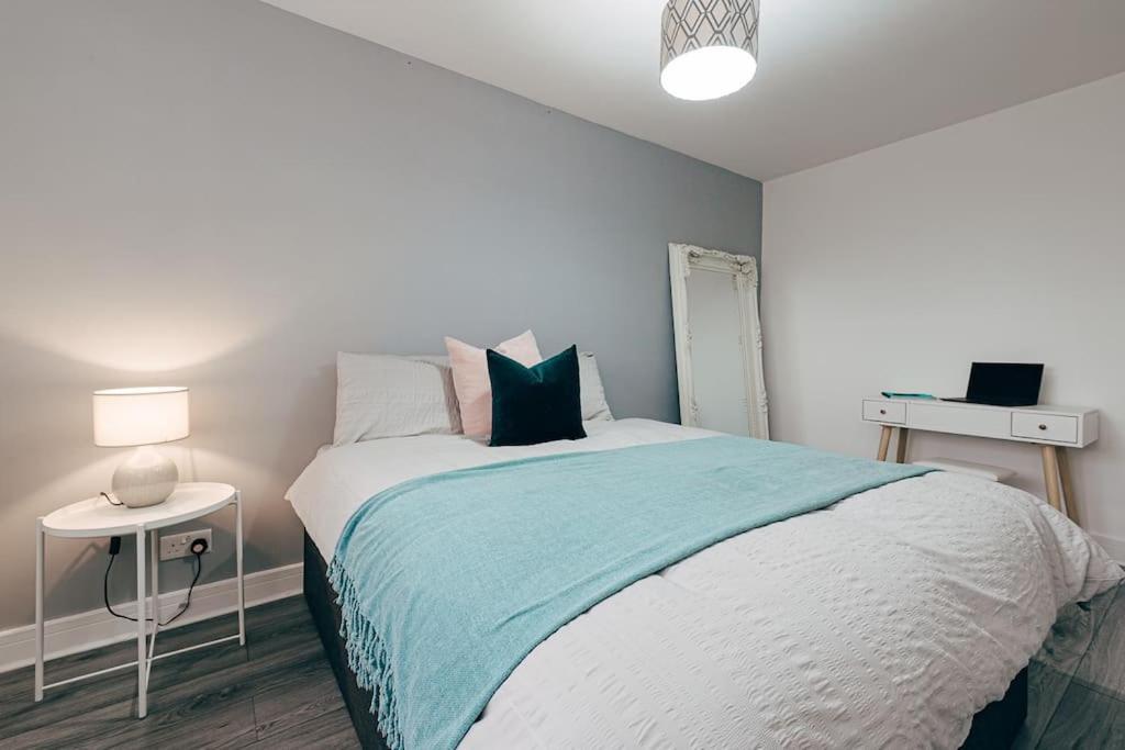 Park & Relax In 1Bd Central Liverpool Home Exterior foto